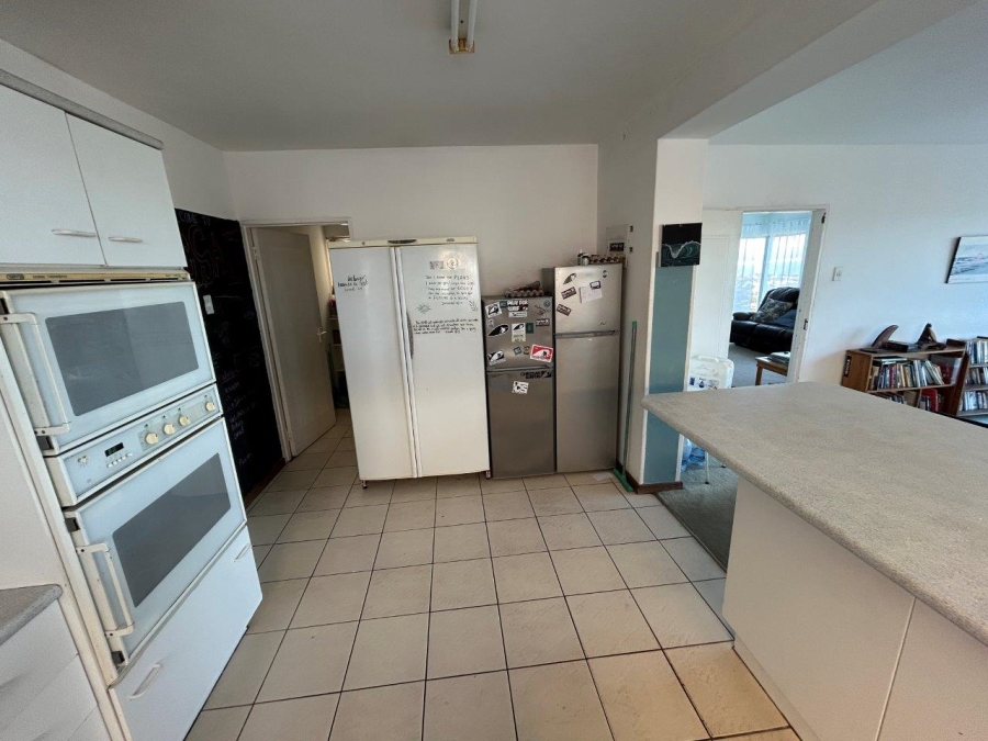7 Bedroom Property for Sale in Wavecrest Eastern Cape